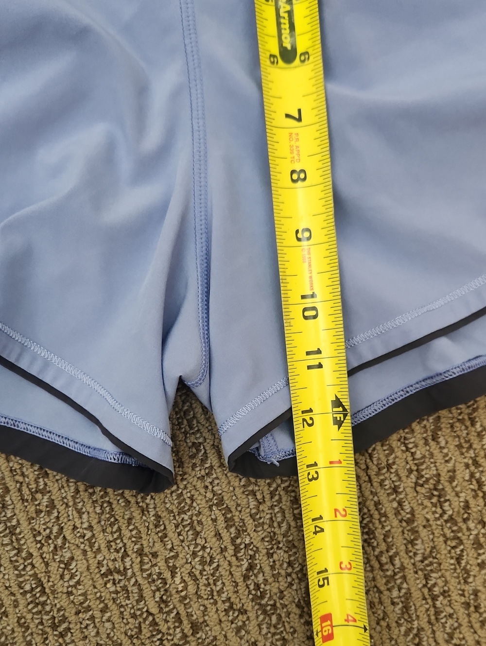 Lululemon Shorts Size 8 - Picture 13 of 16